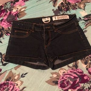 Dark wash short shorts